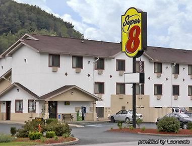 Hotel Super 8 Butler Exteriér fotografie
