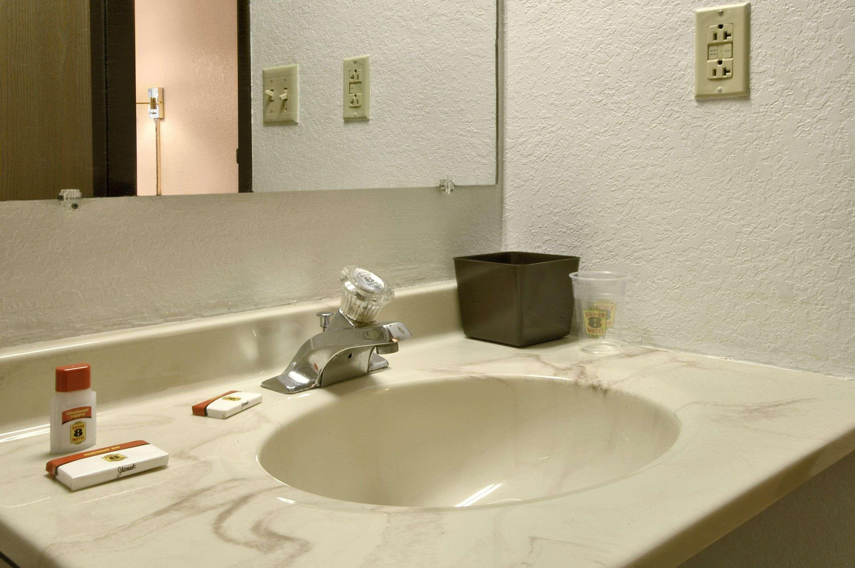 Hotel Super 8 Butler Pokoj fotografie