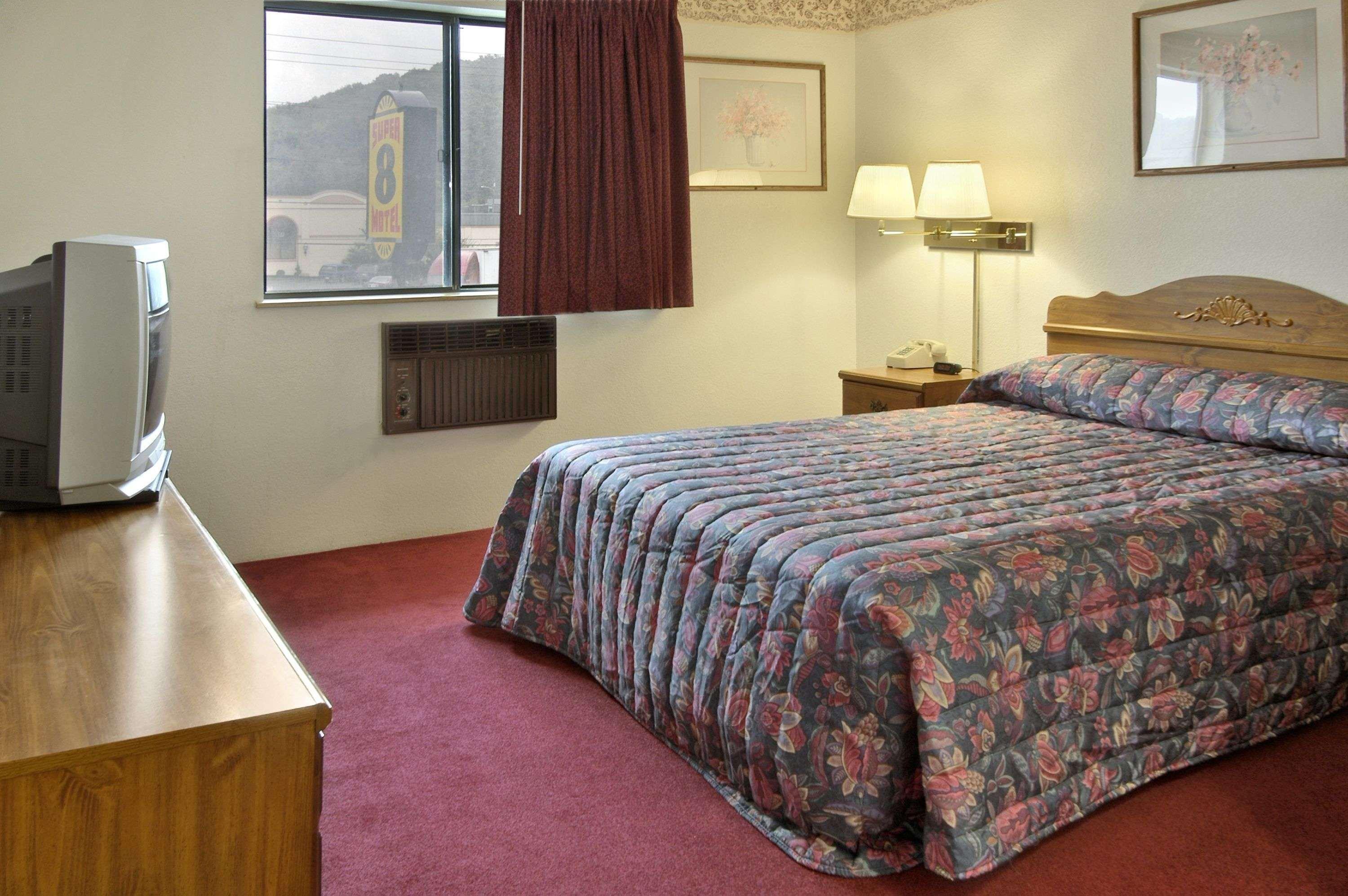 Hotel Super 8 Butler Pokoj fotografie